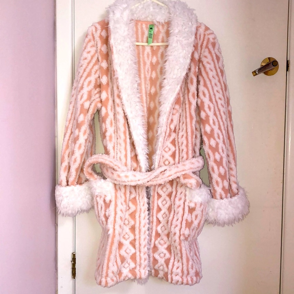 Honeydew Intimates Bundle Up Robe. Size: S/M. Brand New.